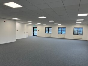 341 Springhill Pky, Baillieston à louer Photo intérieure- Image 2 de 2