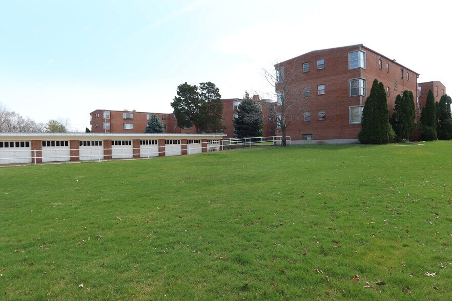 602-606 W Le Fevre Rd, Sterling, IL à vendre - Photo du bâtiment - Image 1 de 1