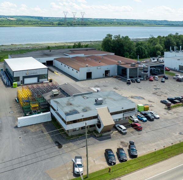 6130-6140 Boul. Sainte-Anne portefeuille de 2 propriétés à vendre sur LoopNet.ca - Photo du bâtiment - Image 3 de 16