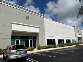 2035 High Ridge Rd, Boynton Beach, FL for lease Interior Photo- Image 1 of 1