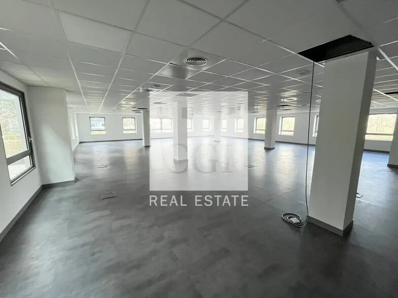 Office in Limonest for lease - Interior Photo - Image 3 of 14