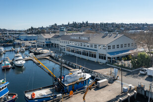 Fishermen's Center Building - Épicerie