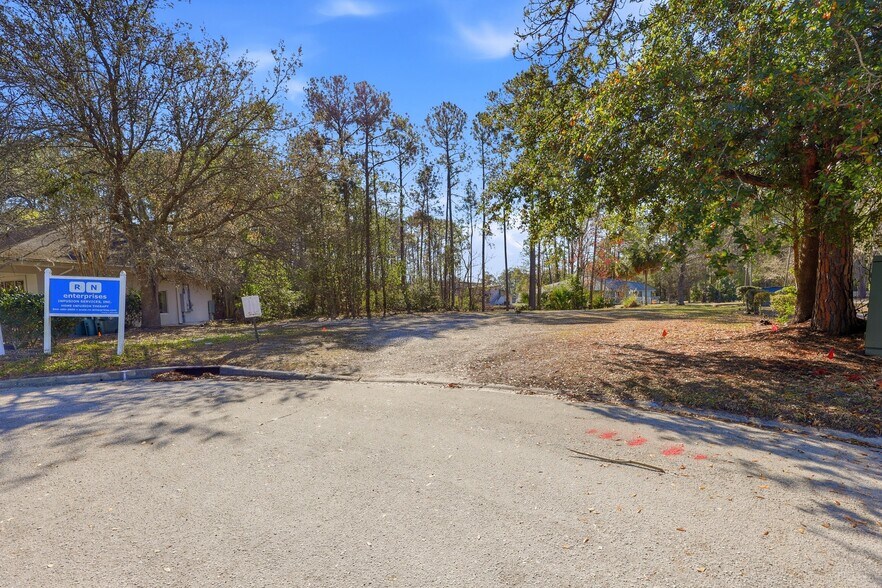3683 Crown Point Rd, Jacksonville, FL à vendre - Photo du bâtiment - Image 2 de 43