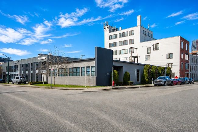Plus de détails pour 1775 Pine St, Vancouver, BC - Industriel à vendre