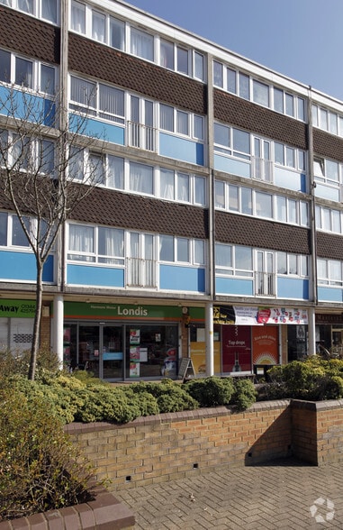 The Sq, Bracknell for sale - Building Photo - Image 3 of 3