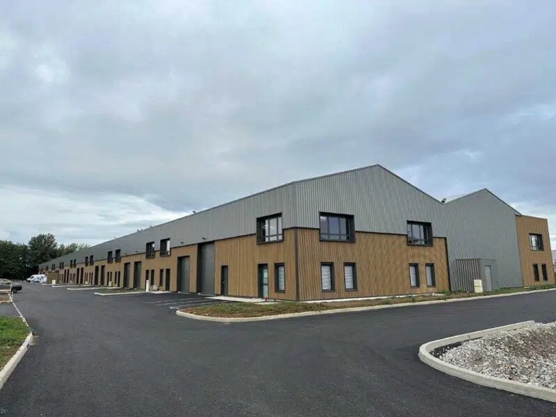 225 Avenue Des Marronniers, Bourgoin-Jallieu for sale Building Photo- Image 1 of 11