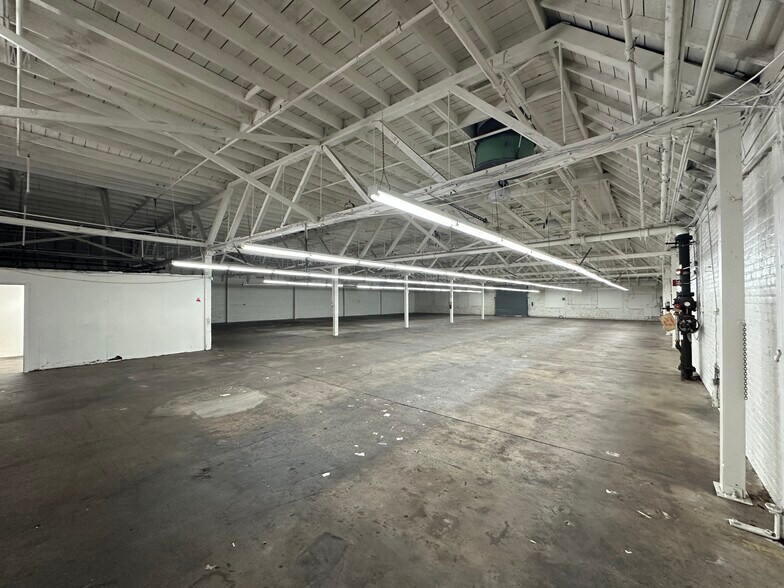1129 E 29th St, Los Angeles, CA à louer - Photo du bâtiment - Image 3 de 7