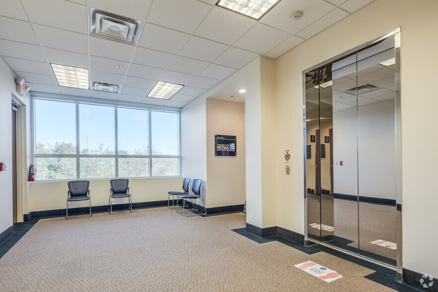 1655 E Hwy 50, Clermont, FL for sale - Interior Photo - Image 2 of 9