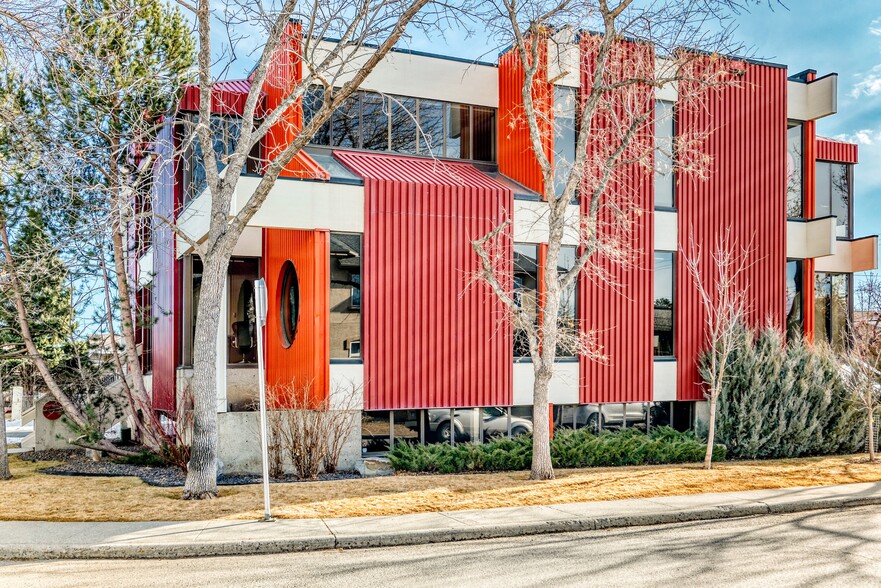 2139 4th Ave NW, Calgary, AB à louer - Photo du bâtiment - Image 1 de 6