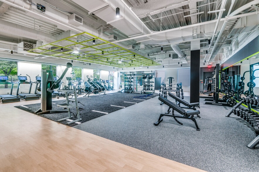 8900 Freeport Pky, Irving, TX for lease - Interior Photo - Image 2 of 7