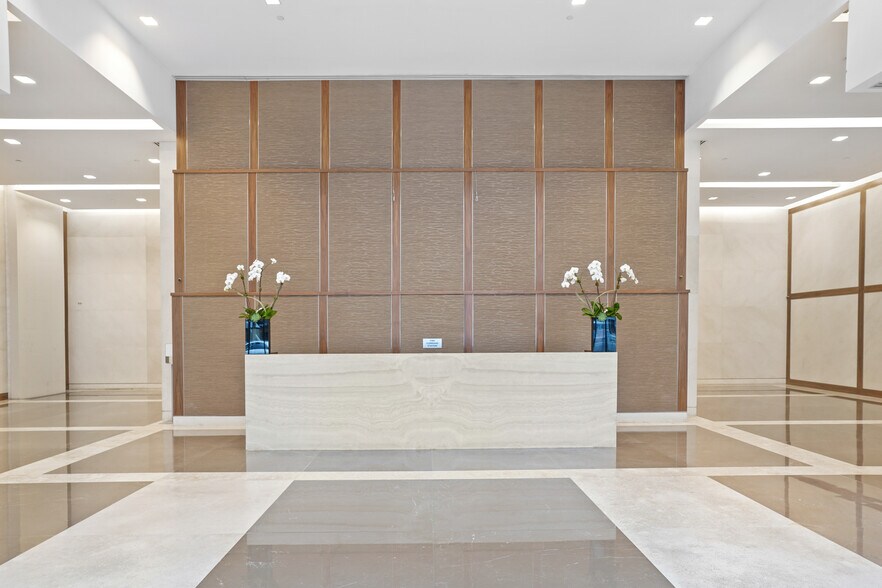 150 E 52nd St, New York, NY for lease - Building Photo - Image 2 of 8