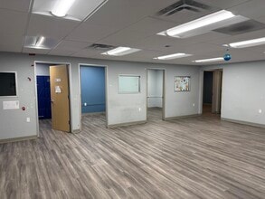 9335 Reseda Blvd, Northridge, CA for lease Interior Photo- Image 2 of 6