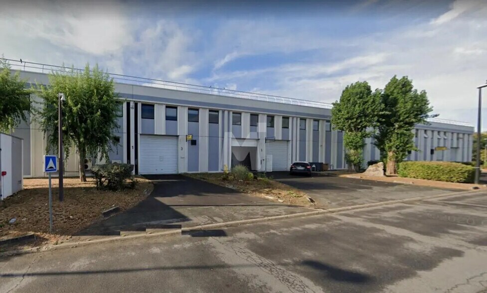 Office in Lisses for lease - Building Photo - Image 1 of 9