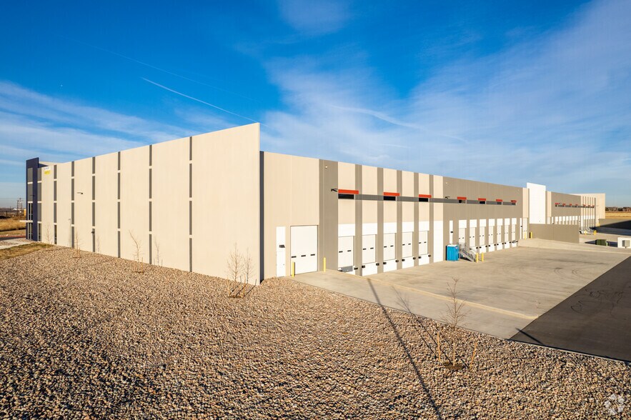 11089 Havana St, Commerce City, CO à louer - Photo du bâtiment - Image 2 de 13