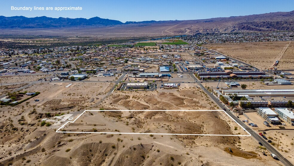 1642-1658 E Havasupai Dr, Bullhead City, AZ à vendre - Photo du bâtiment - Image 2 de 4