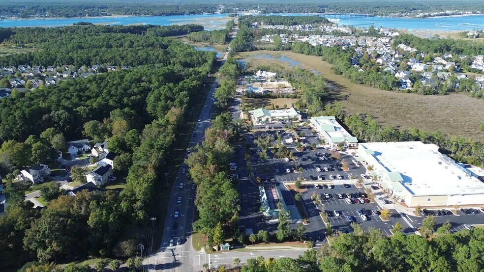 2100 Highway 41, Mount Pleasant, SC à vendre - Vidéo sur l’inscription commerciale - Image 2 de 7
