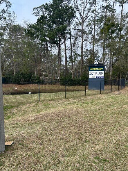 14 Swimming Pen Dr, Middleburg, FL à louer - Photo du bâtiment - Image 2 de 9