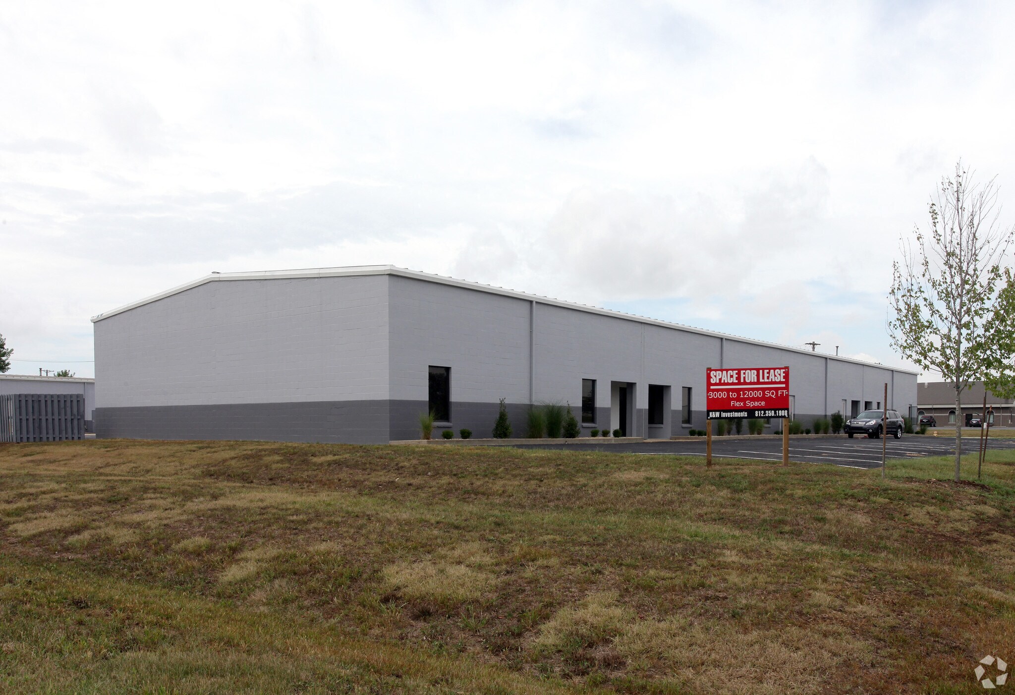 4540 Ray Boll Blvd, Columbus, IN à louer Photo principale- Image 1 de 4