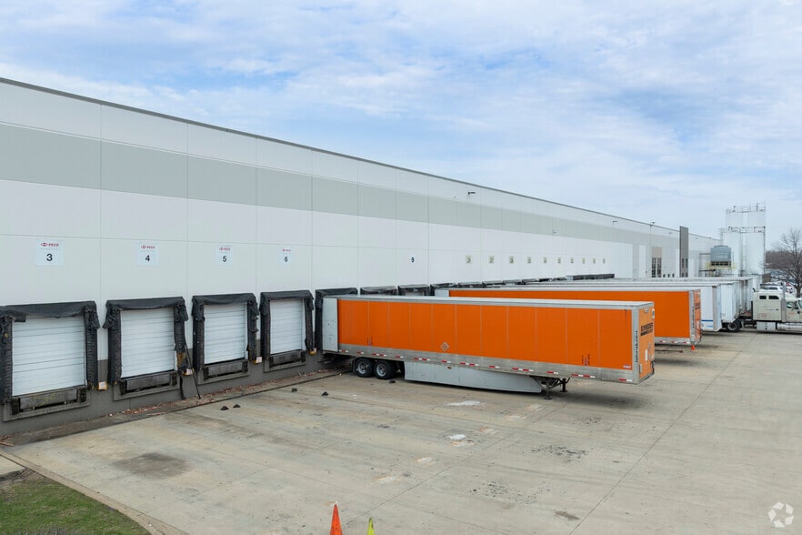 2924 E 126th St, Chicago, IL for lease - Building Photo - Image 2 of 6