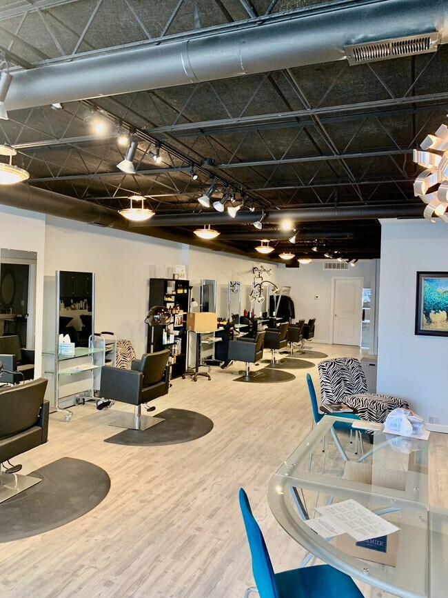 Plus de détails pour 8303 Washington St, Chagrin Falls, OH - Commerce de détail à louer