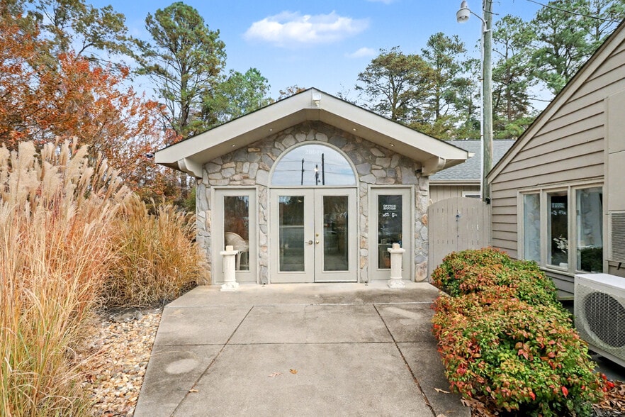 20049 Jefferson Davis Hwy, Ruther Glen, VA for sale - Building Photo - Image 2 of 43