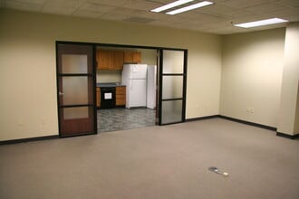 2725 S Moorland Rd, New Berlin, WI à louer Photo du bâtiment- Image 1 de 2