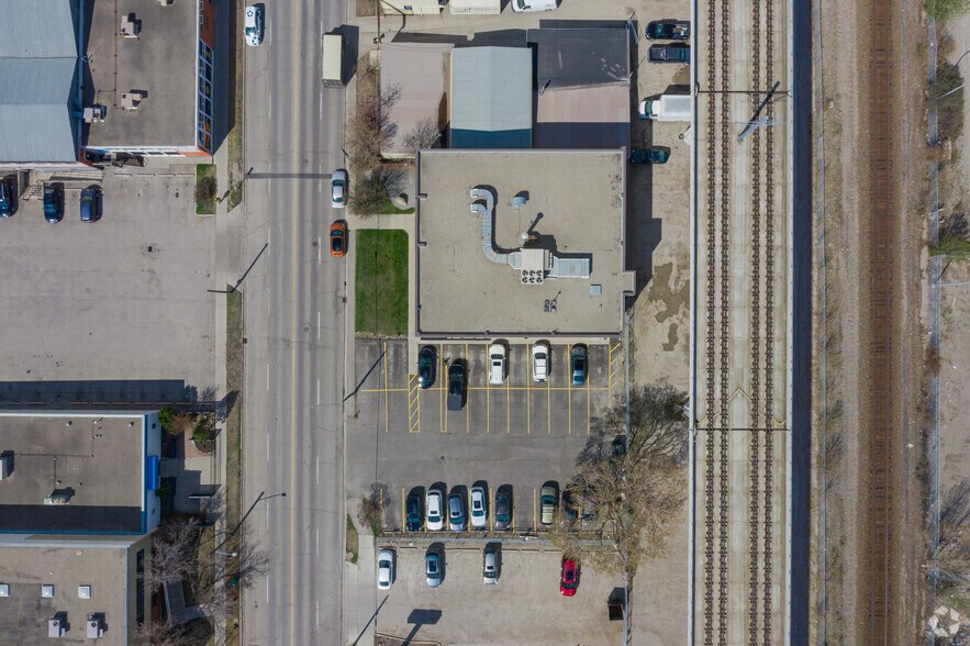 1822 10th Ave SW, Calgary, AB à louer - Photo du bâtiment - Image 3 de 3