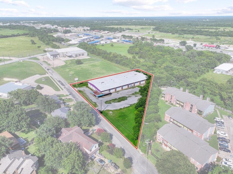 3100 Versaille Dr, Sherman, TX à vendre - Photo du bâtiment - Image 3 de 24