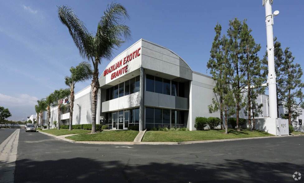 9242-9272 Hyssop Dr, Rancho Cucamonga, CA for lease - Building Photo - Image 3 of 6
