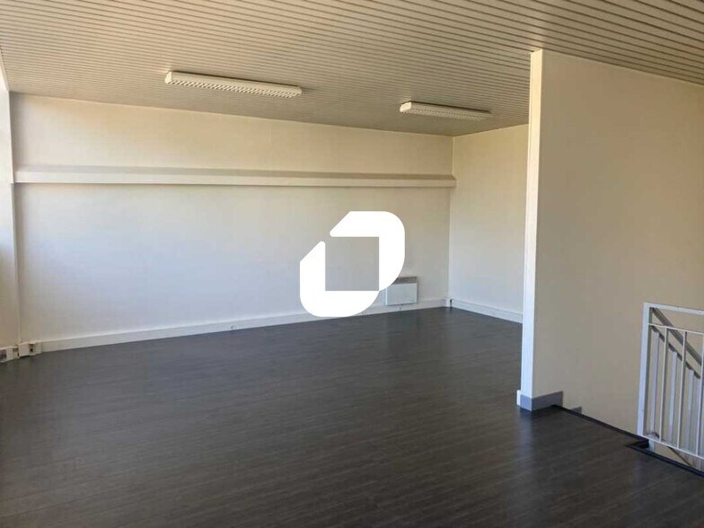 Flex in SAINT-OUEN-L'AUMONE for lease - Interior Photo - Image 3 of 26