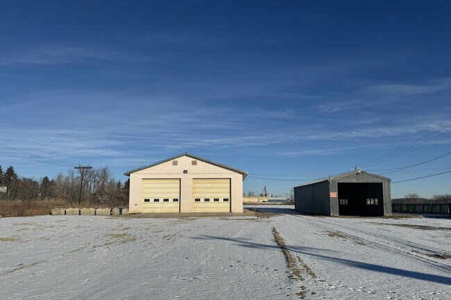Plus de détails pour 5304 49 St, Ponoka, AB - Industriel à vendre