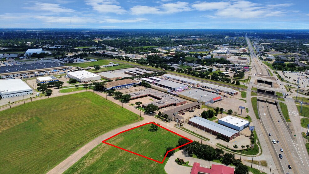 Greenbough Dr, Stafford, TX à vendre - Photo du bâtiment - Image 3 de 10