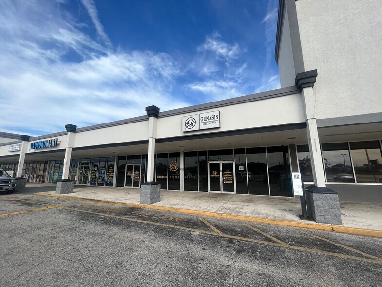 5011-5287 Edgewater Dr, Orlando, FL à louer - Photo du bâtiment - Image 3 de 10