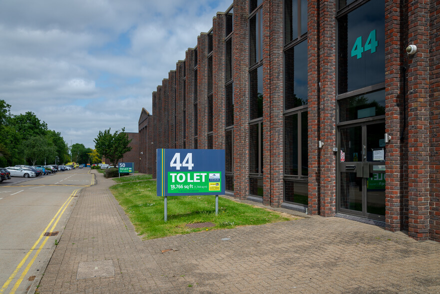 Leatherhead Rd, Chessington for lease - Building Photo - Image 1 of 4