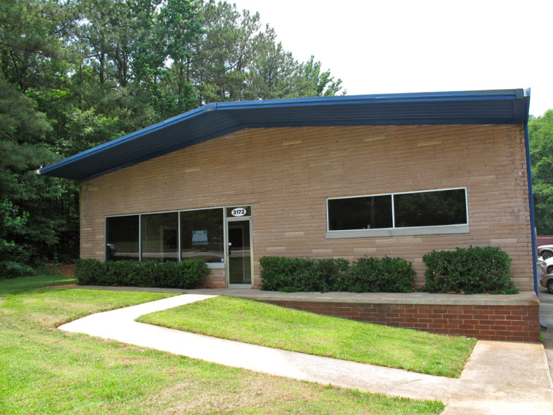 3172 E Ponce de Leon Ave, Scottdale, GA for lease - Primary Photo - Image 1 of 1