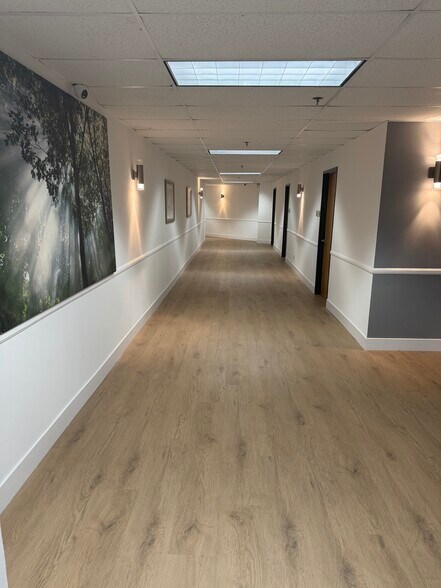 15342 Hawthorne Blvd, Lawndale, CA à louer - Photo du bâtiment - Image 3 de 18