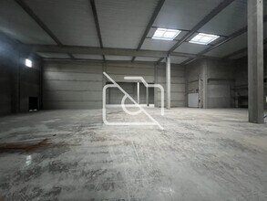 Industrial in Moissy-Cramayel for lease Interior Photo- Image 2 of 4