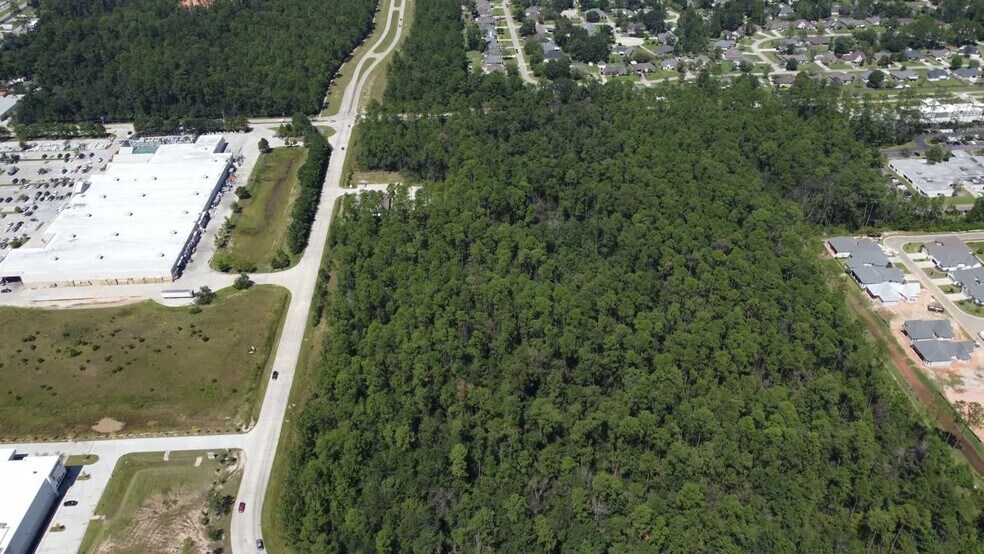 FALCONER Dr, Covington, LA à vendre - Vidéo sur l’inscription commerciale - Image 3 de 9