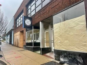 320 E Main St, Johnson City, TN for lease Interior Photo- Image 2 of 7