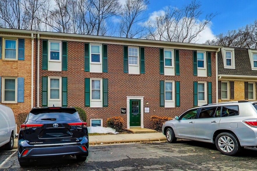 5520-5532 Hempstead Way, Springfield, VA for sale - Building Photo - Image 2 of 3