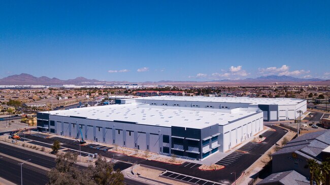 Plus de détails pour 5225 E Craig Rd, Las Vegas, NV - Industriel à louer