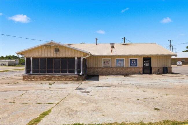 Plus de détails pour 1131 Cradduck Rd, Ada, OK - Commerce de détail à vendre