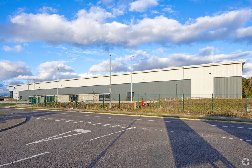Somerby Way, Gainsborough for lease - Primary Photo - Image 1 of 3