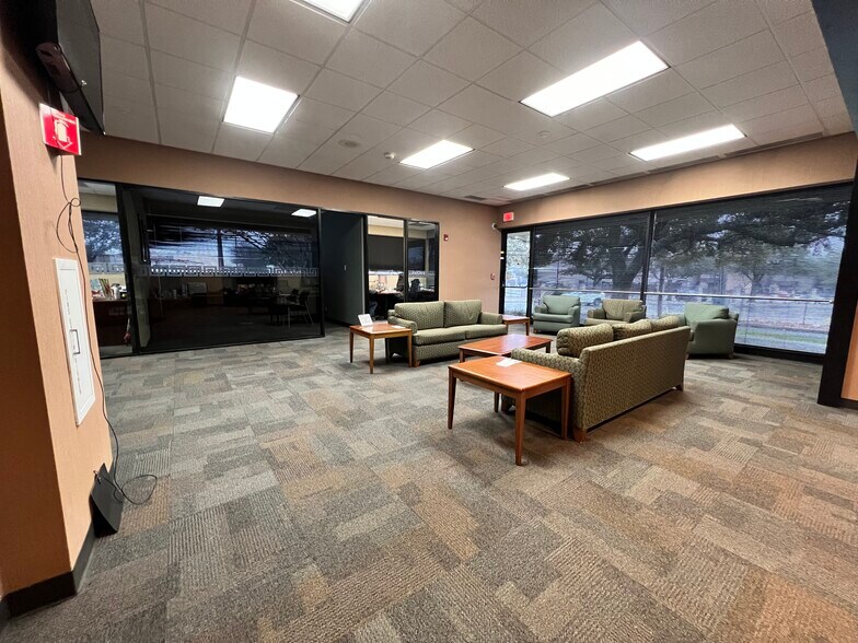 8047 Midcrown Dr, San Antonio, TX à louer - Photo intérieure - Image 3 de 7