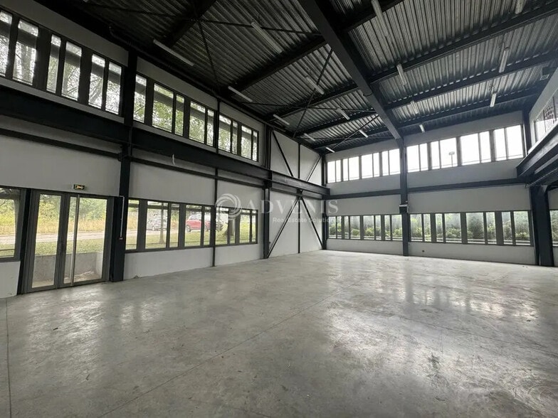 Office in Roissy-en-France for lease - Building Photo - Image 3 of 11