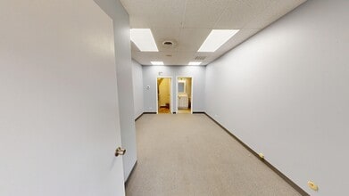 3401-3419 N Kennicott Ave, Arlington Heights, IL for lease Interior Photo- Image 1 of 12