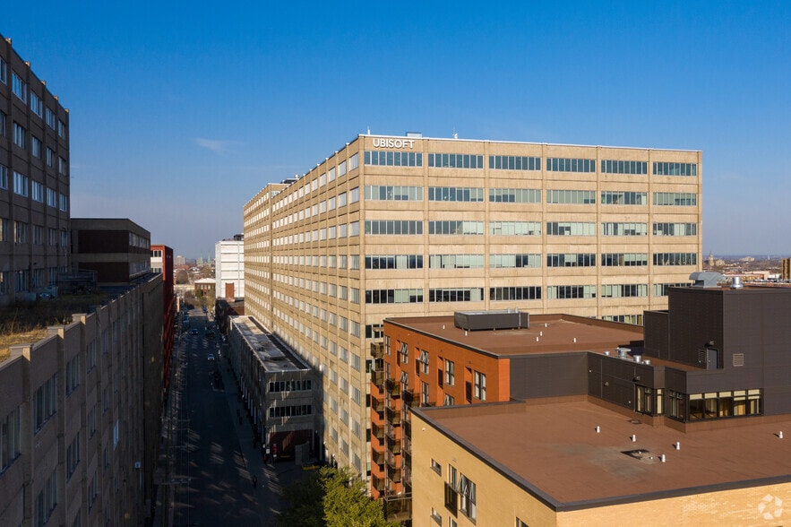 5445 Av De Gaspé, Montréal, QC à louer - Photo du bâtiment - Image 2 de 8