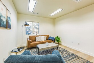 120 Santa Margarita Ave, Menlo Park, CA for lease Interior Photo- Image 2 of 8