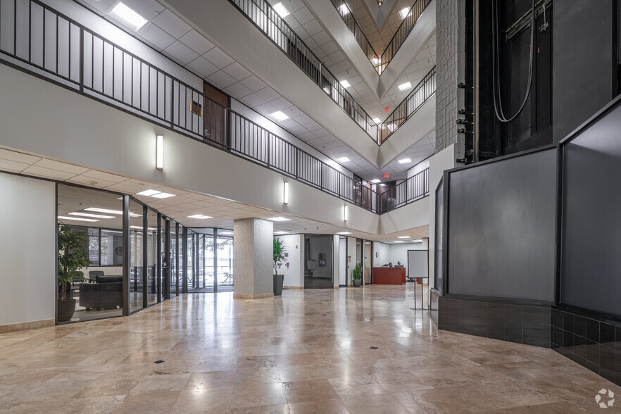 333 N Sam Houston Pky E, Houston, TX for lease - Lobby - Image 2 of 21