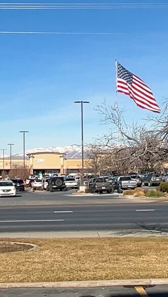 1950 E Fort Union Blvd, Salt Lake City, UT à louer - Vidéo sur l’inscription commerciale - Image 2 de 2